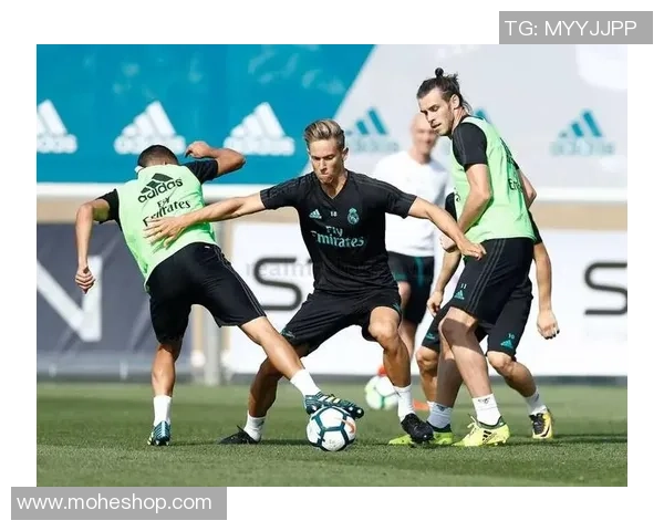 圣保罗与维多利亚对决出场阵容分析及战术布局探讨